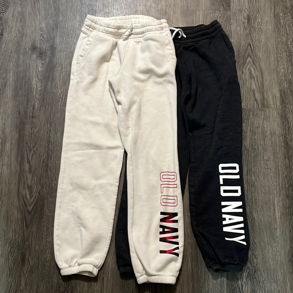 2 Pairs of Old Navy Sweatpants Girls size L (10/12)